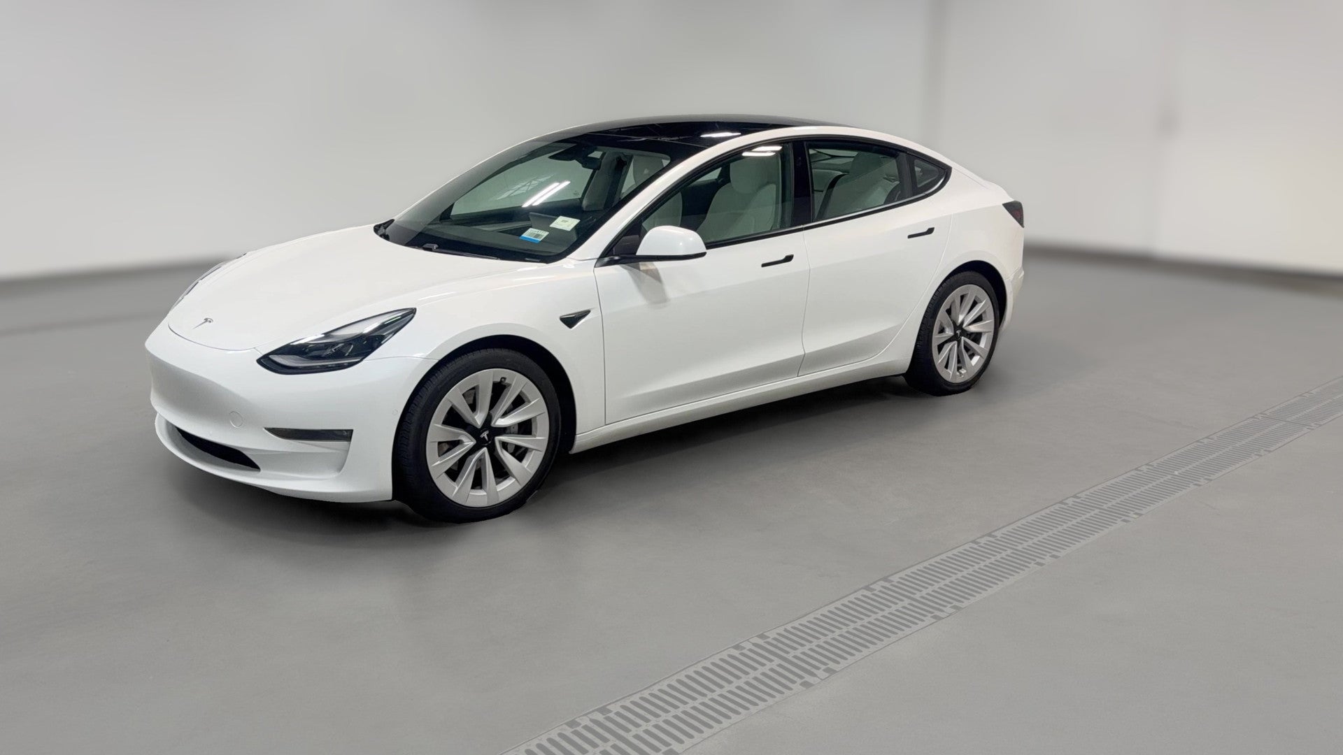 2021 Tesla Model 3 vehicle photo