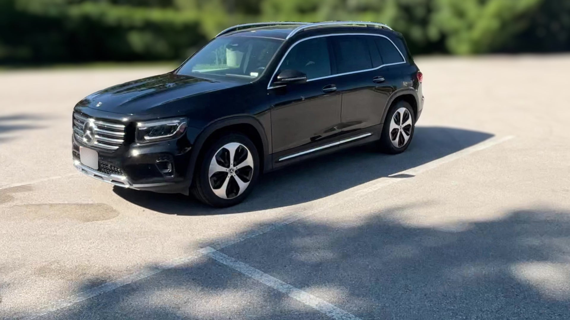 2025 Mercedes-Benz GLB vehicle photo