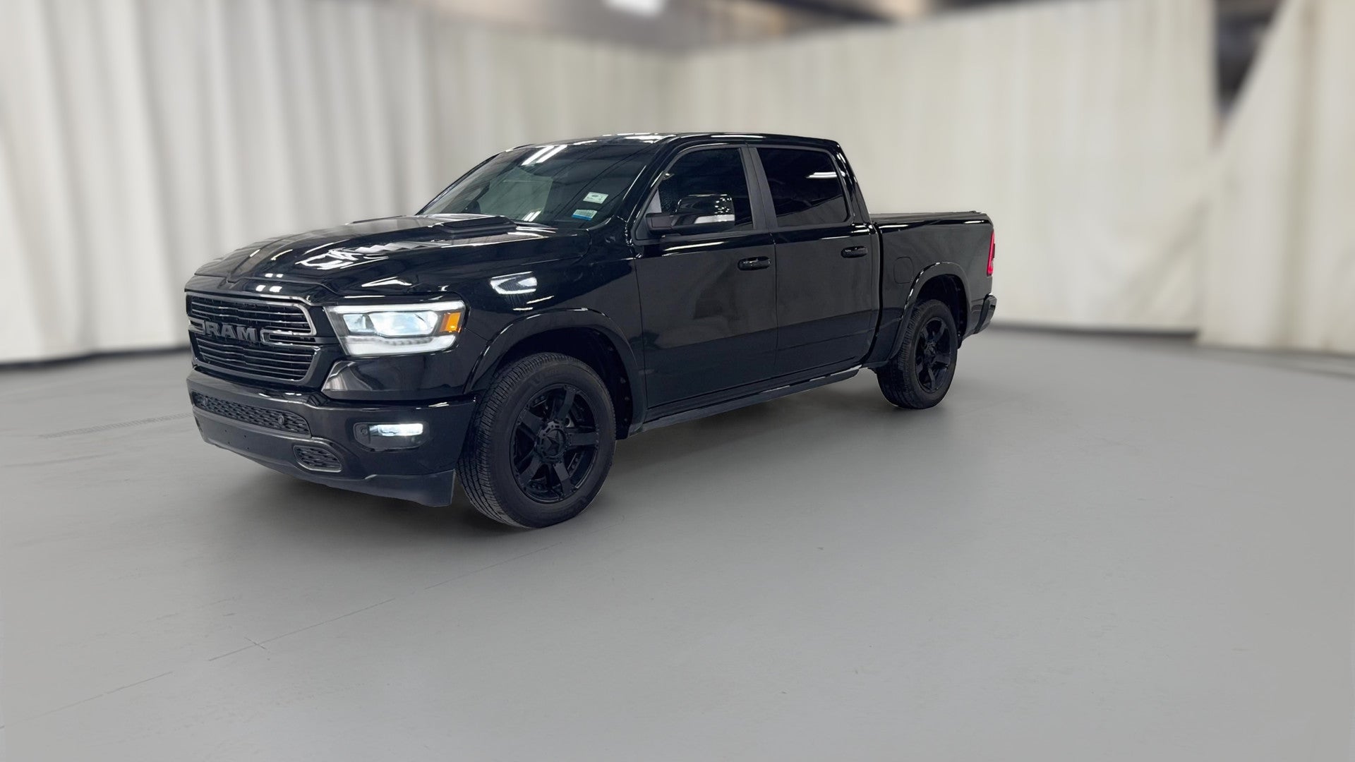 2022 Ram 1500 Crew Cab vehicle photo