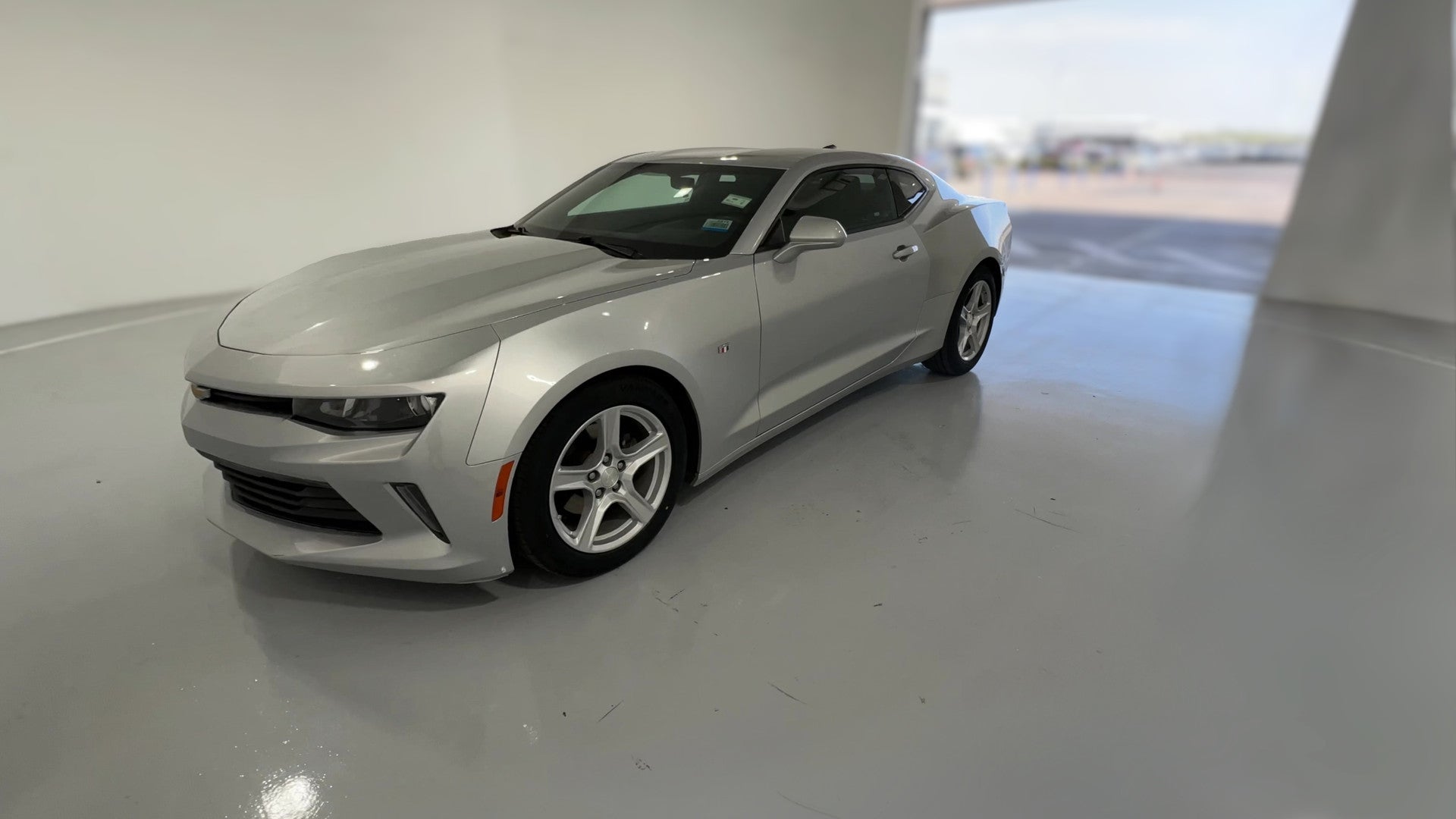 2018 Chevrolet Camaro vehicle photo