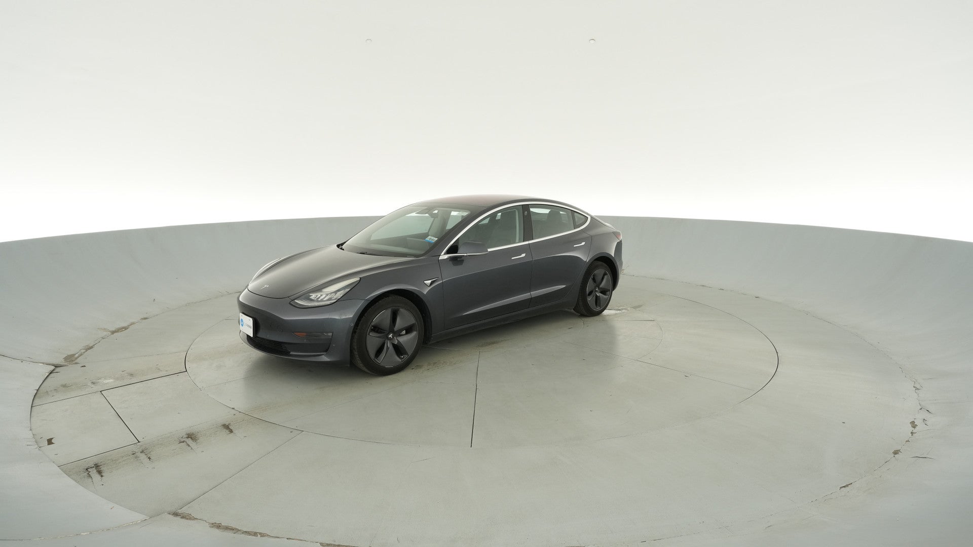 2018 Tesla Model 3 vehicle photo
