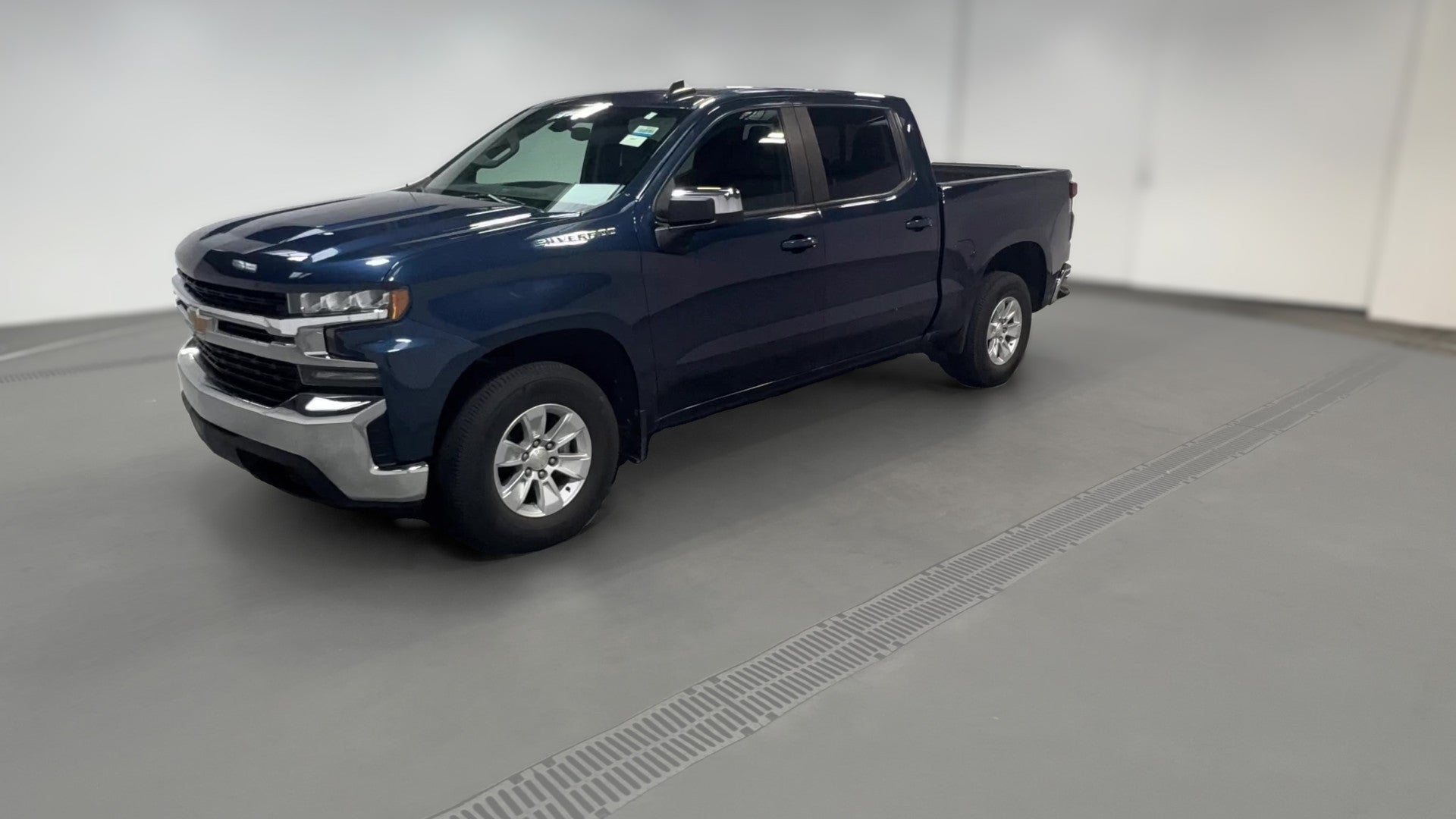 2021 Chevrolet Silverado 1500 Crew Cab vehicle photo