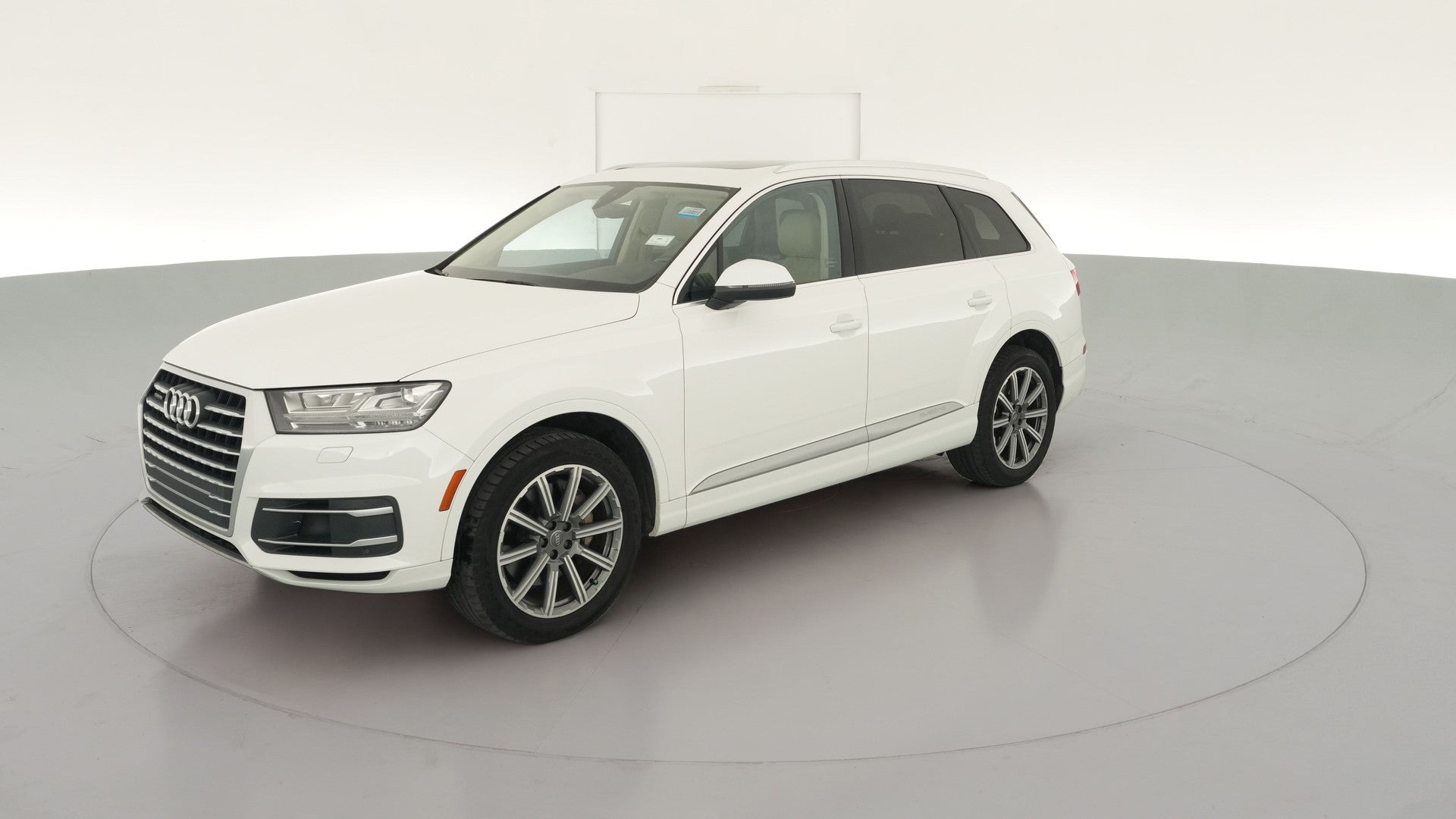 2019 Audi Q7 vehicle photo