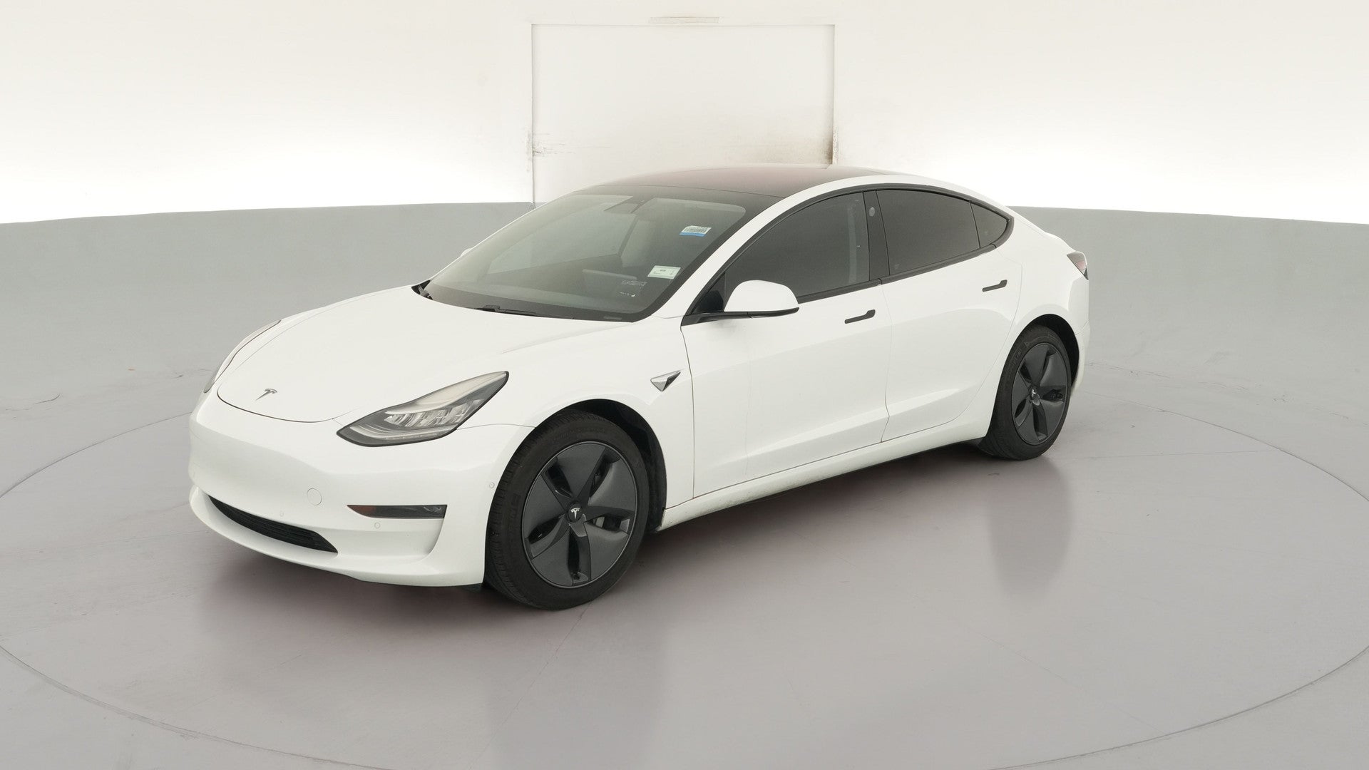 2018 Tesla Model 3 vehicle photo