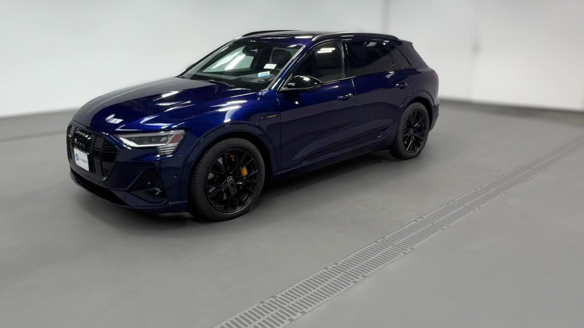 2022 Audi e-tron vehicle photo