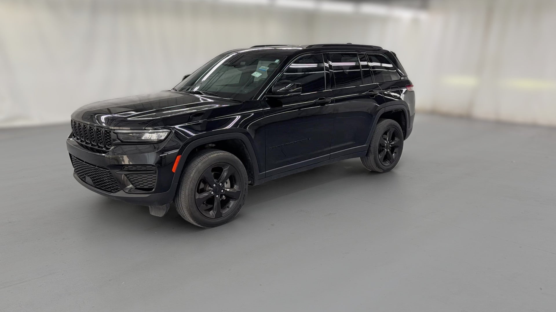 2023 Jeep Grand Cherokee vehicle photo