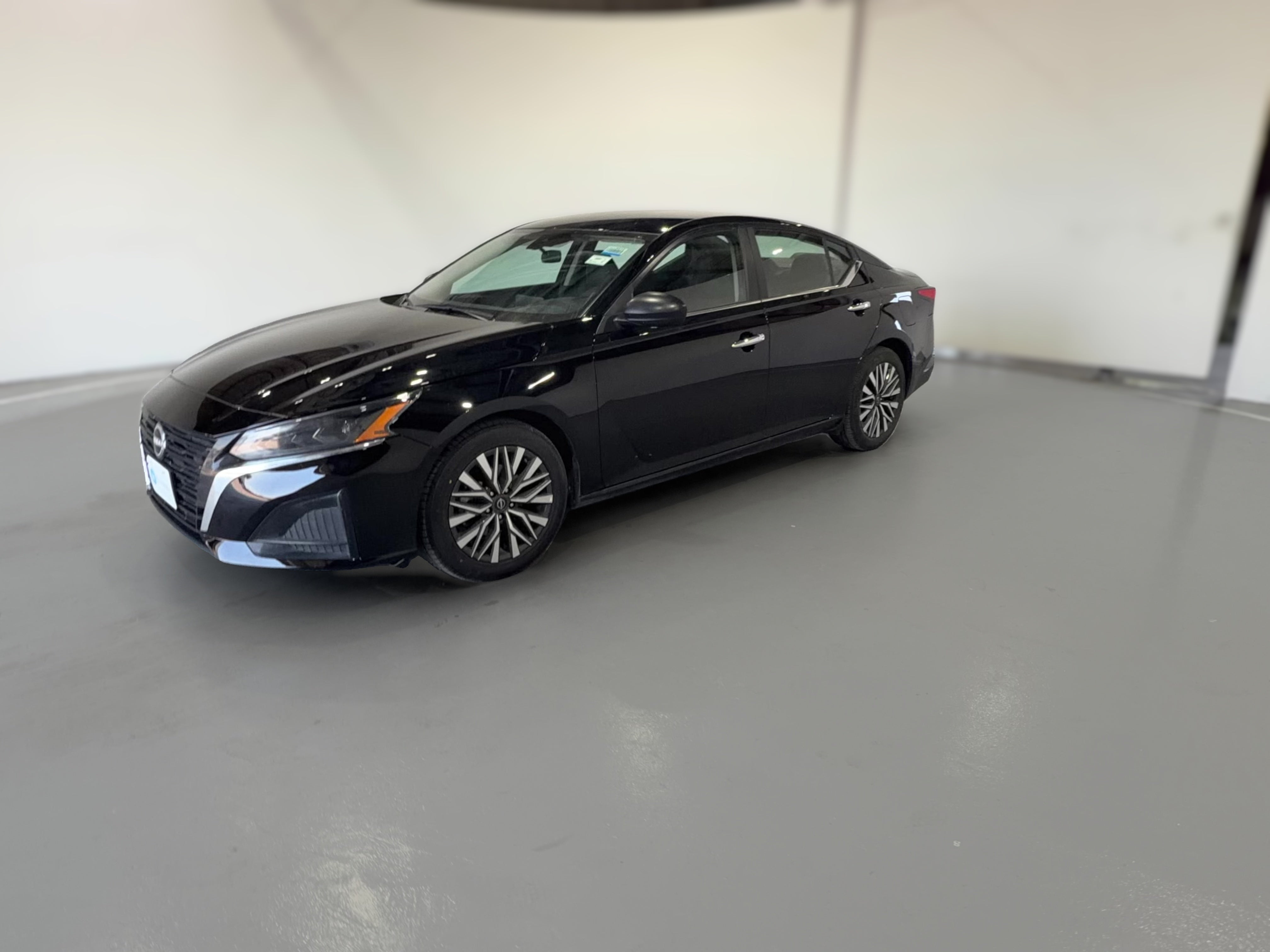 2025 Nissan Altima SV - Photo 22