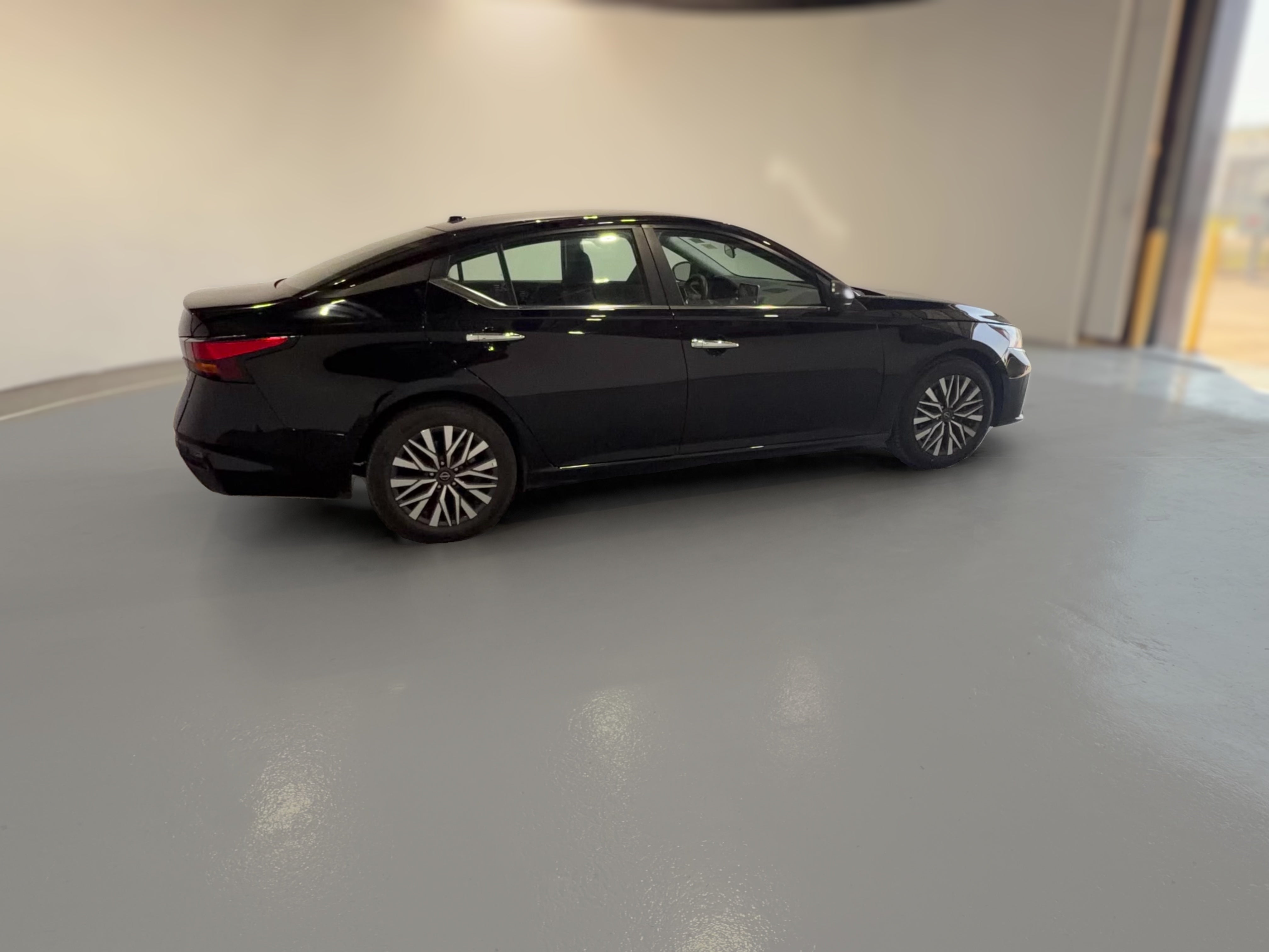 2025 Nissan Altima SV - Photo 31