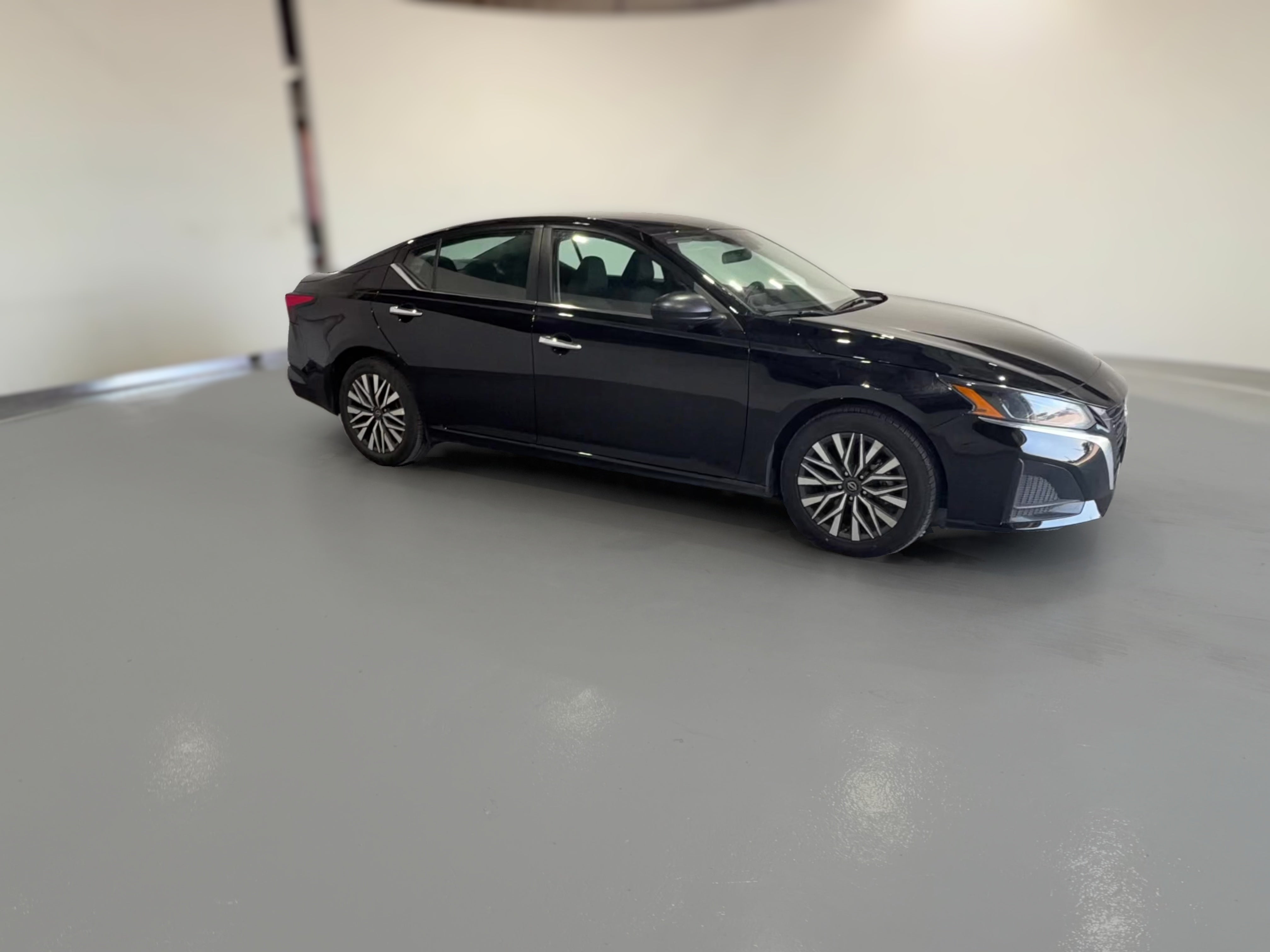 2025 Nissan Altima SV - Photo 33