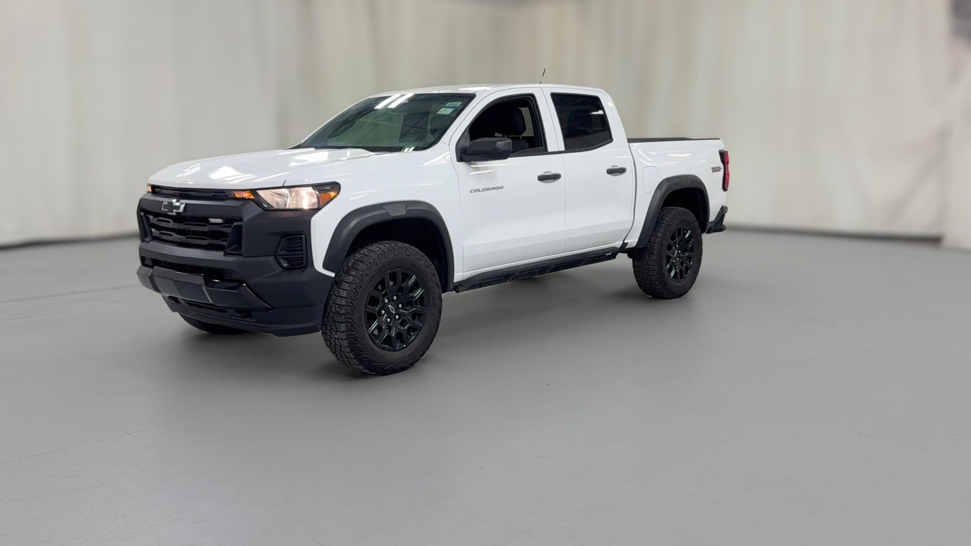 2024 Chevrolet Colorado Crew Cab vehicle photo
