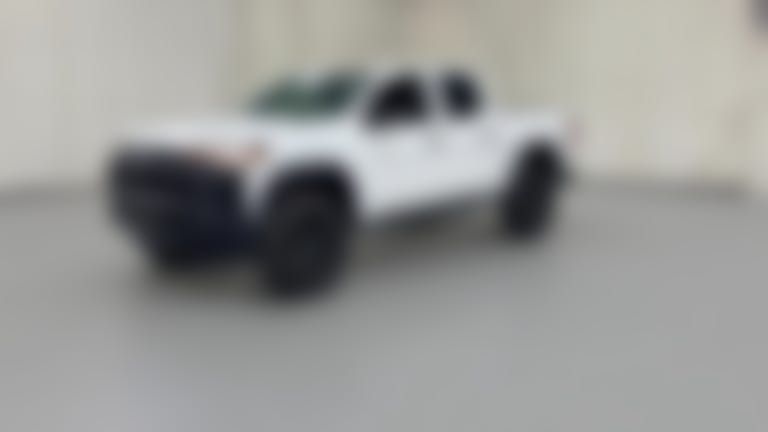 2024 Chevrolet Colorado Crew Cab vehicle photo