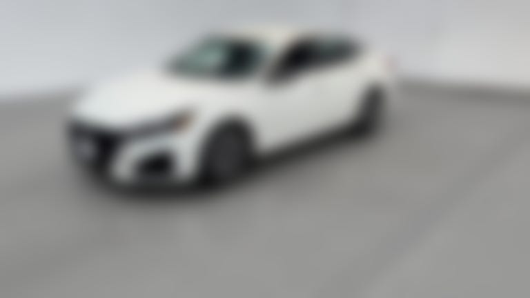 2025 Nissan Altima vehicle photo