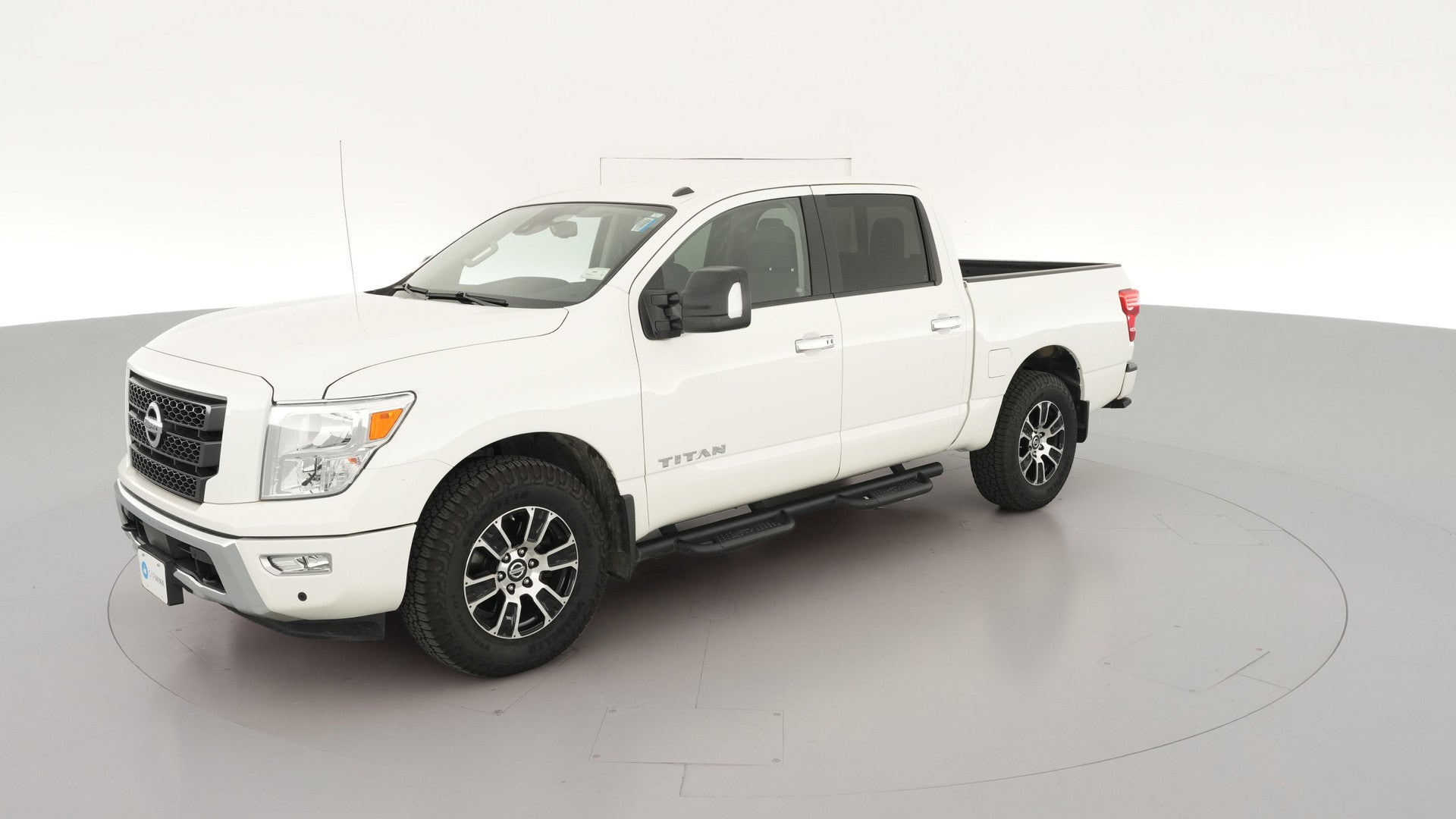 2021 Nissan Titan Crew Cab vehicle photo