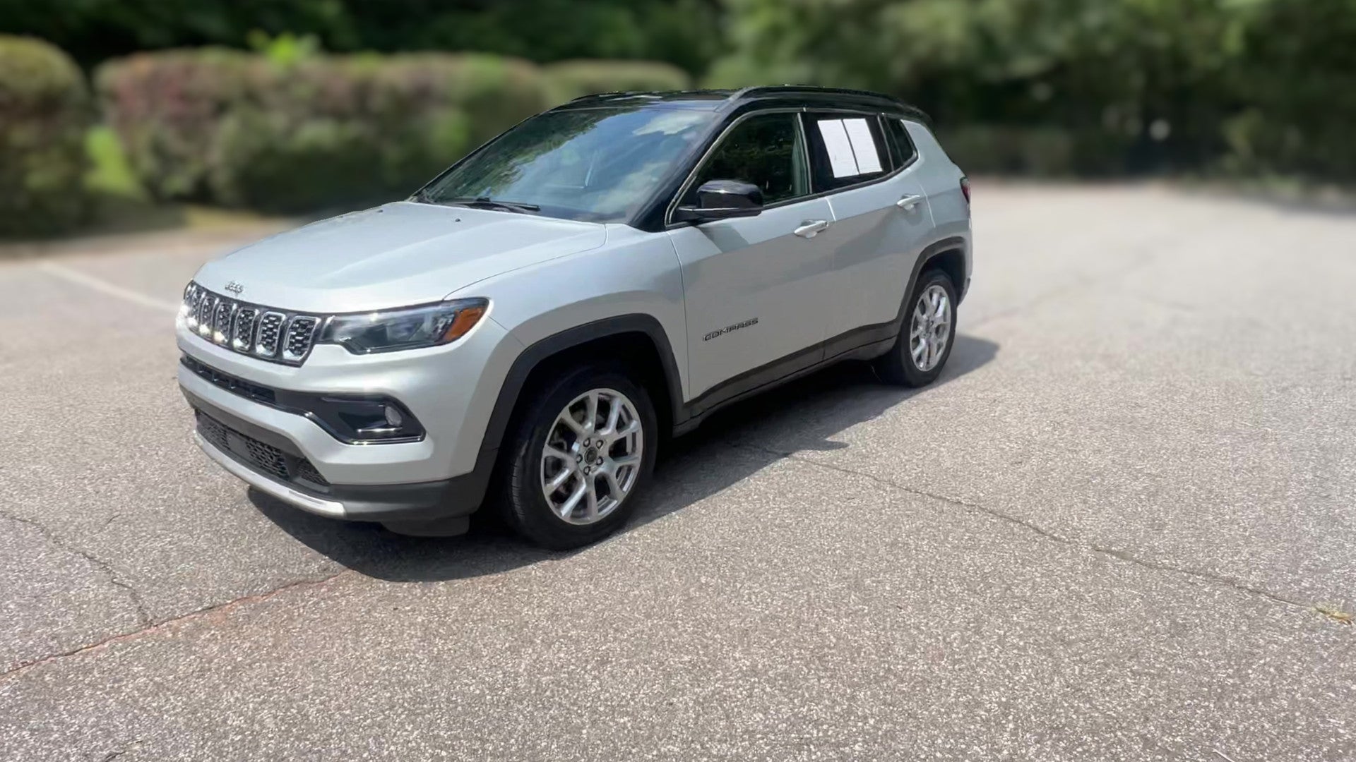 2025 Jeep Compass vehicle photo