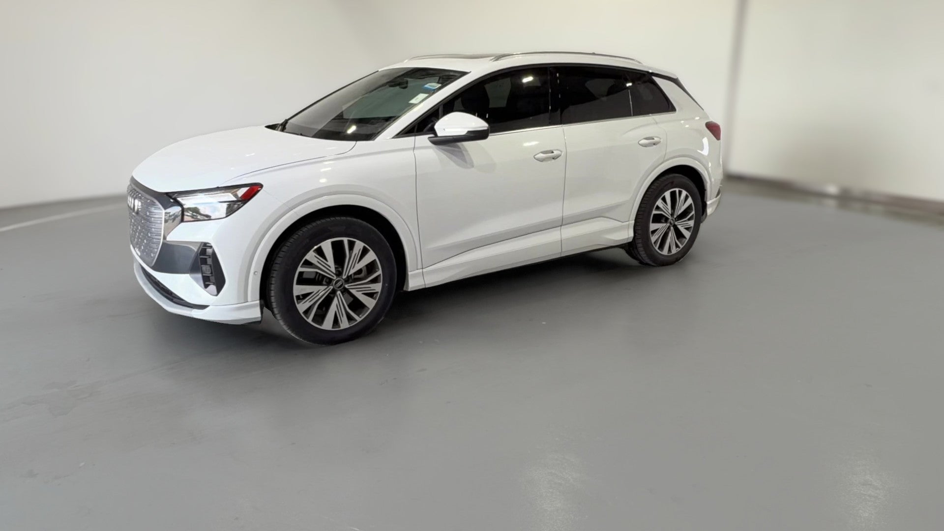 2023 Audi Q4 e-tron vehicle photo