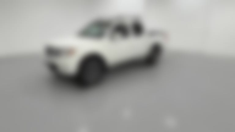 2014 Nissan Frontier Crew Cab vehicle photo
