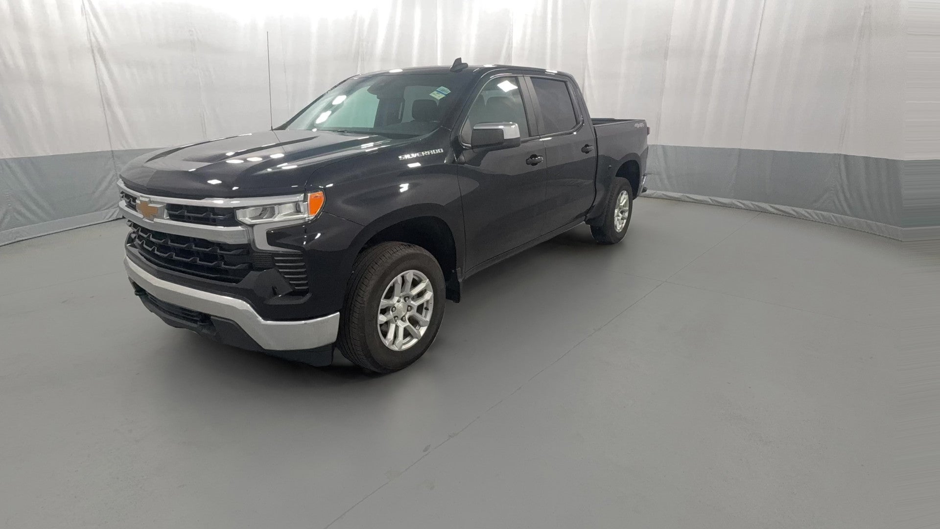 2022 Chevrolet Silverado 1500 Crew Cab vehicle photo