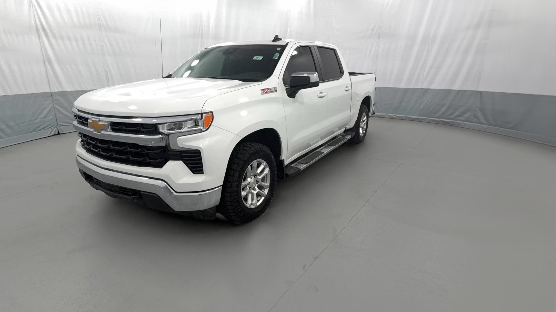 2025 Chevrolet Silverado 1500 Crew Cab vehicle photo