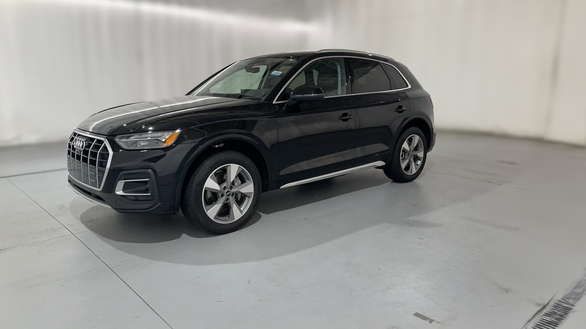 2023 Audi Q5 vehicle photo
