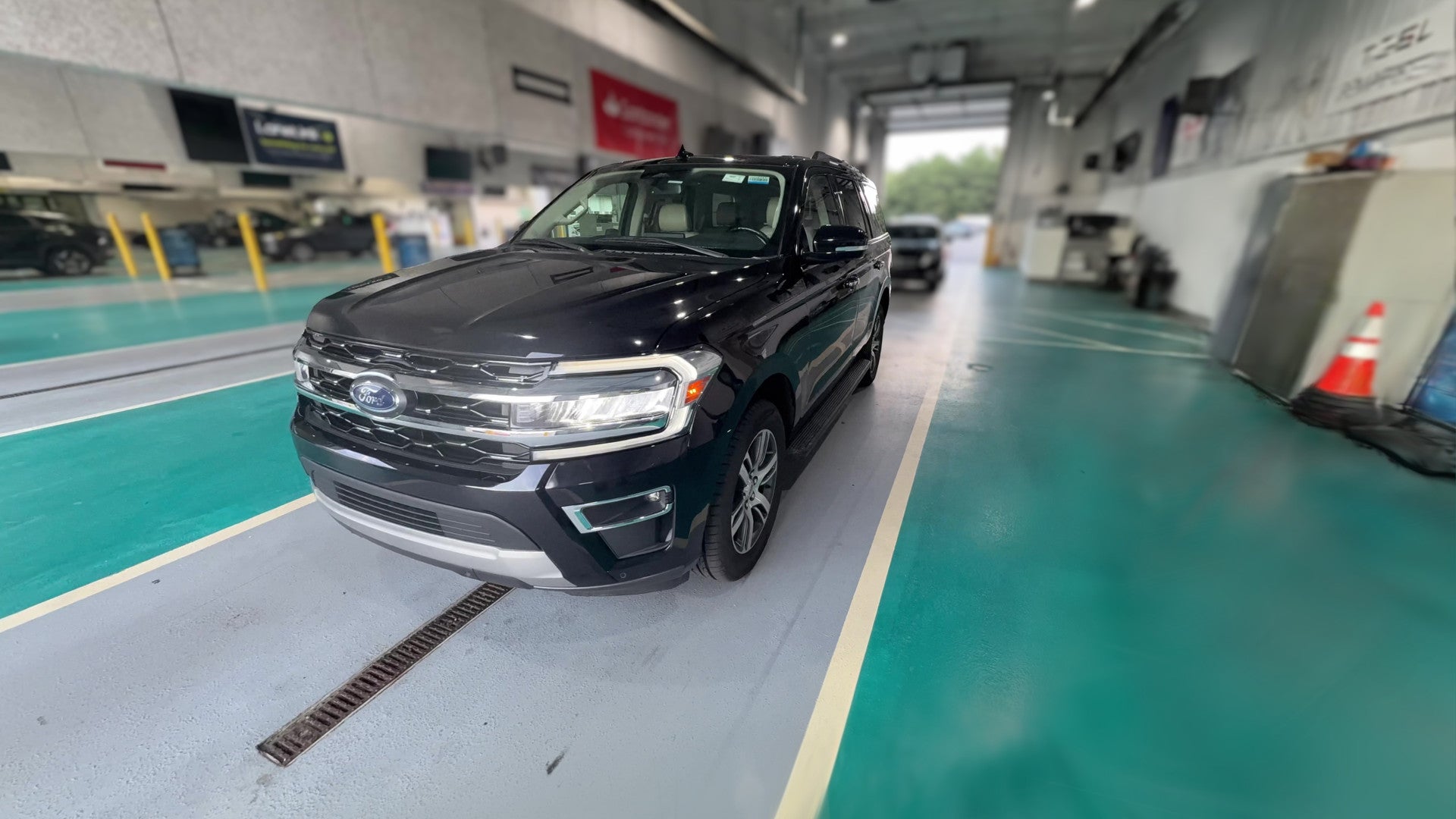 2024 Ford Expedition vehicle photo