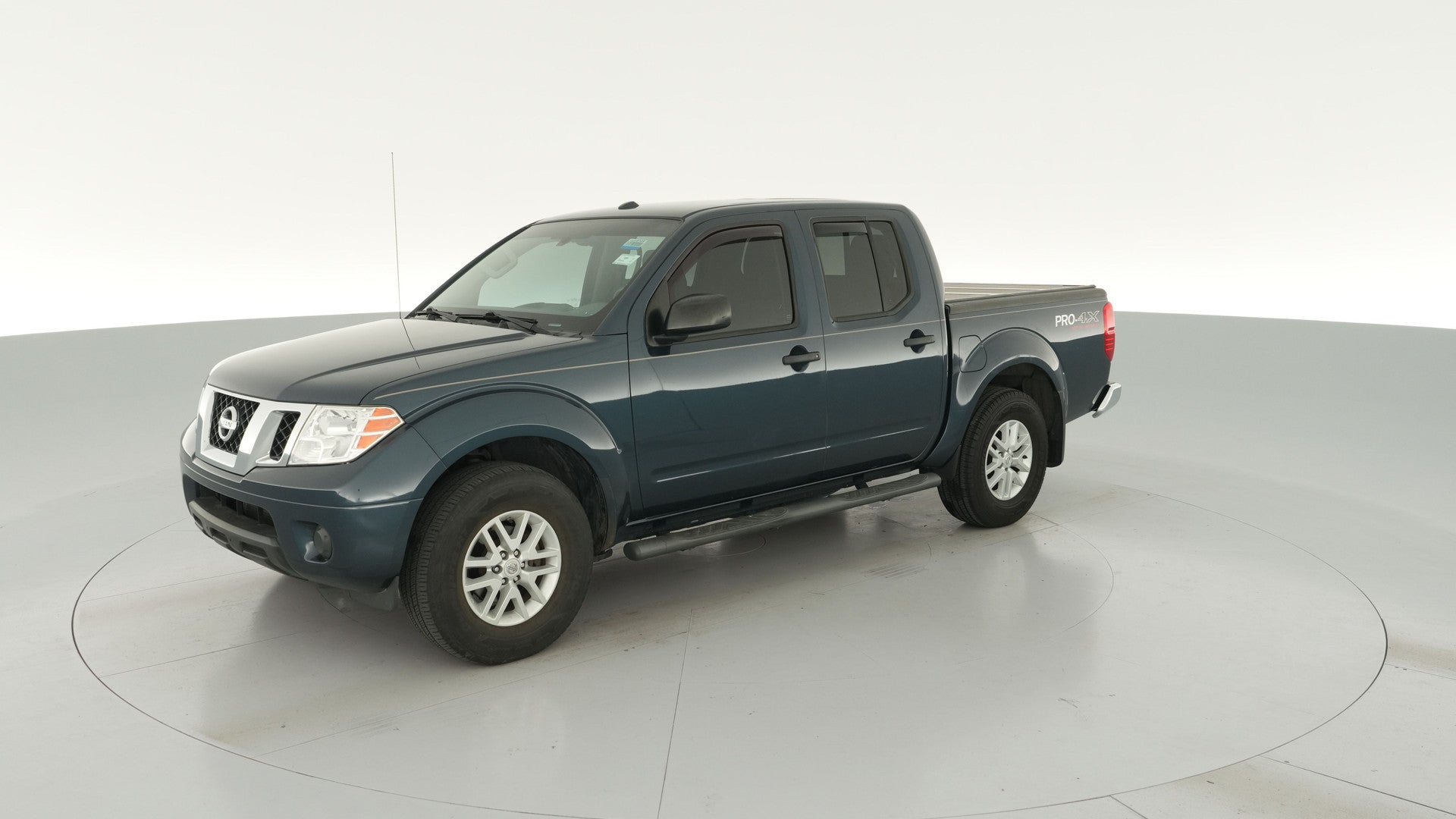 2018 Nissan Frontier Crew Cab vehicle photo