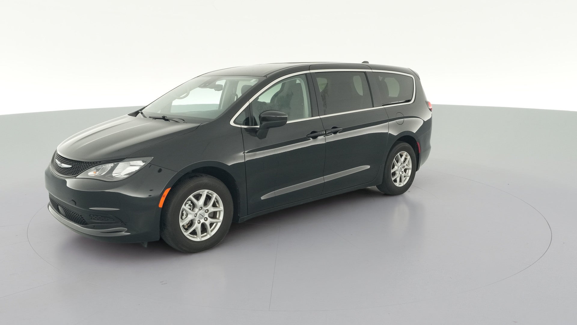 2023 Chrysler Voyager vehicle photo