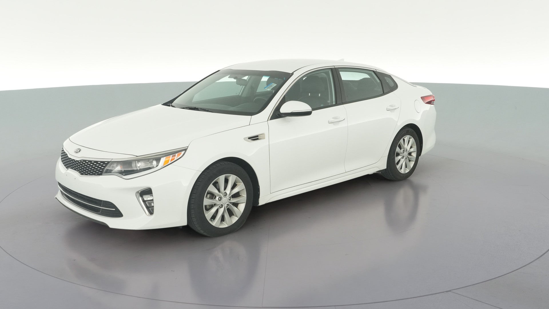2018 Kia Optima vehicle photo