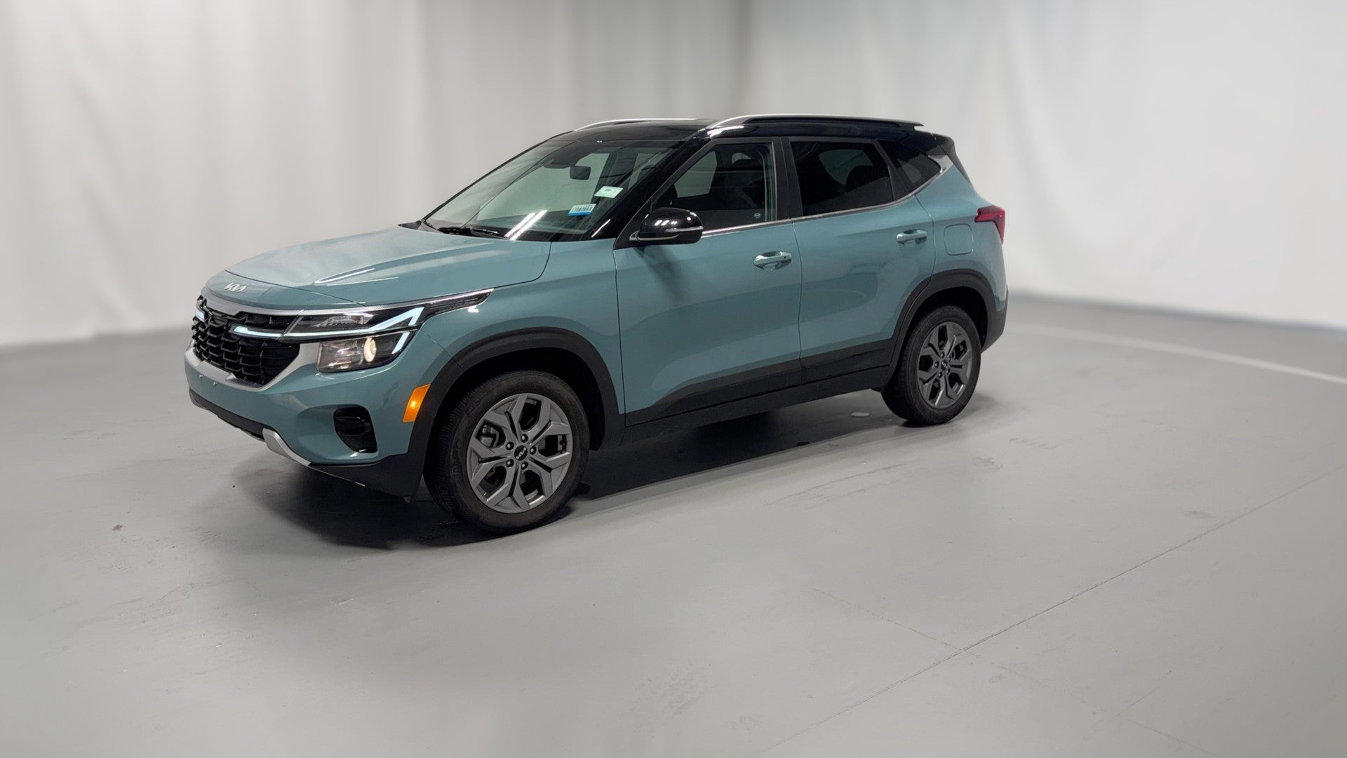 2024 Kia Seltos vehicle photo