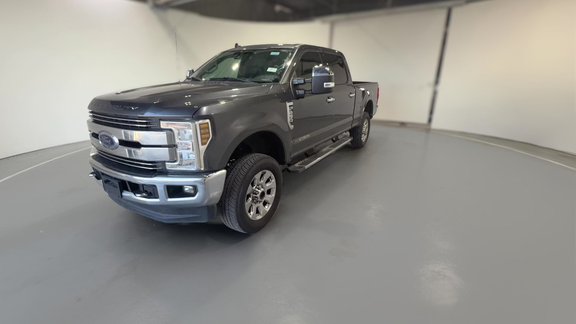2019 Ford F250 Super Duty Crew Cab vehicle photo