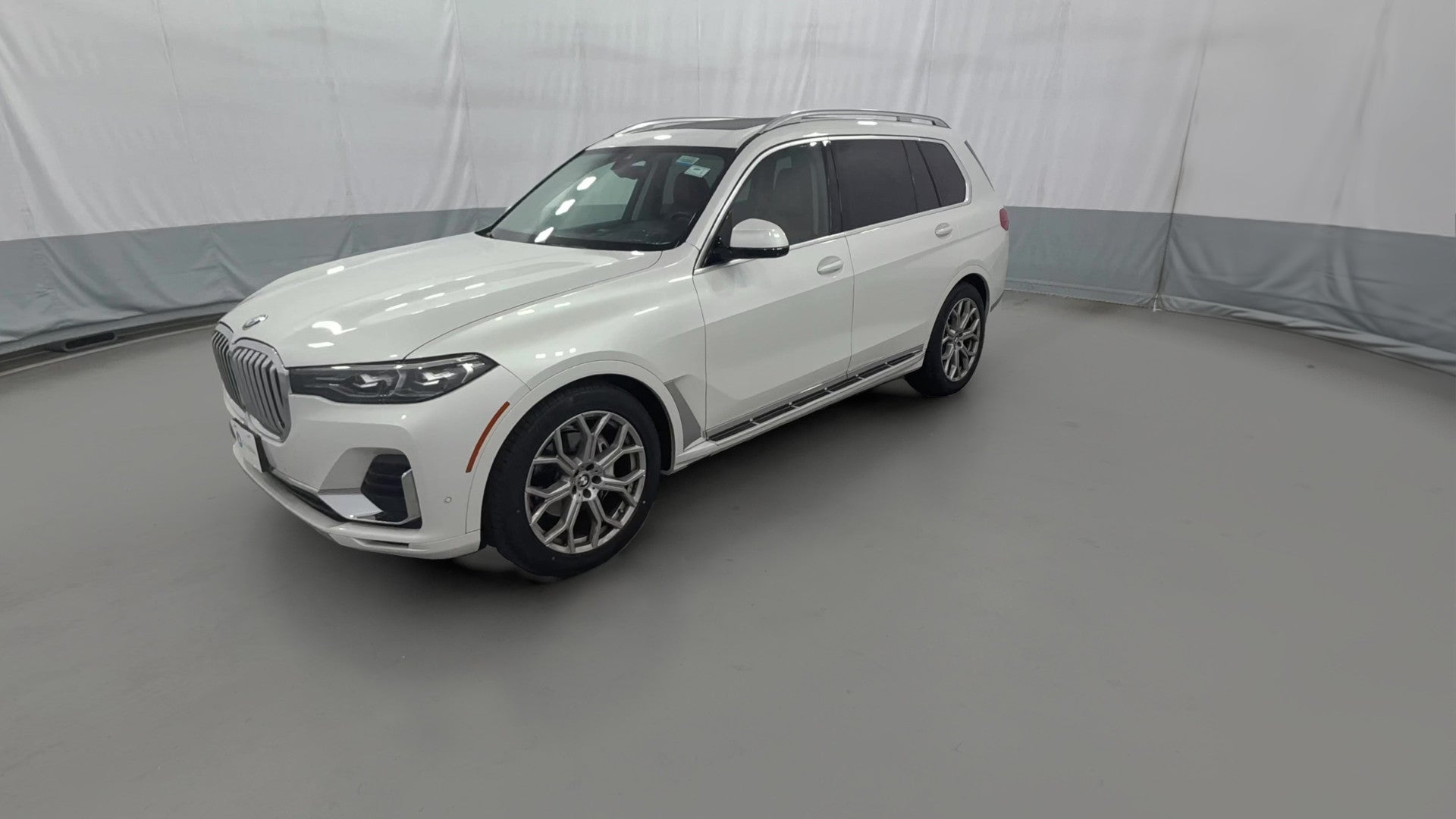 2021 BMW X7 vehicle photo