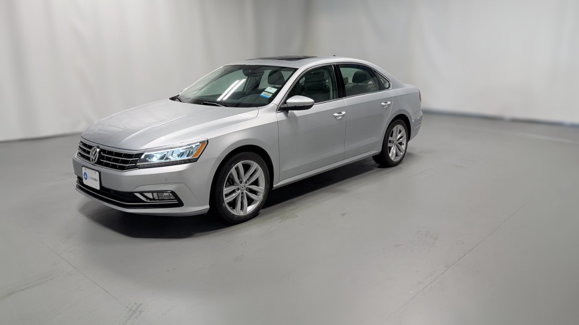 2018 Volkswagen Passat vehicle photo