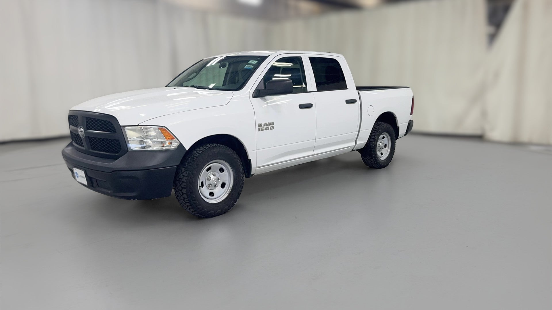 2018 Ram 1500 Crew Cab vehicle photo