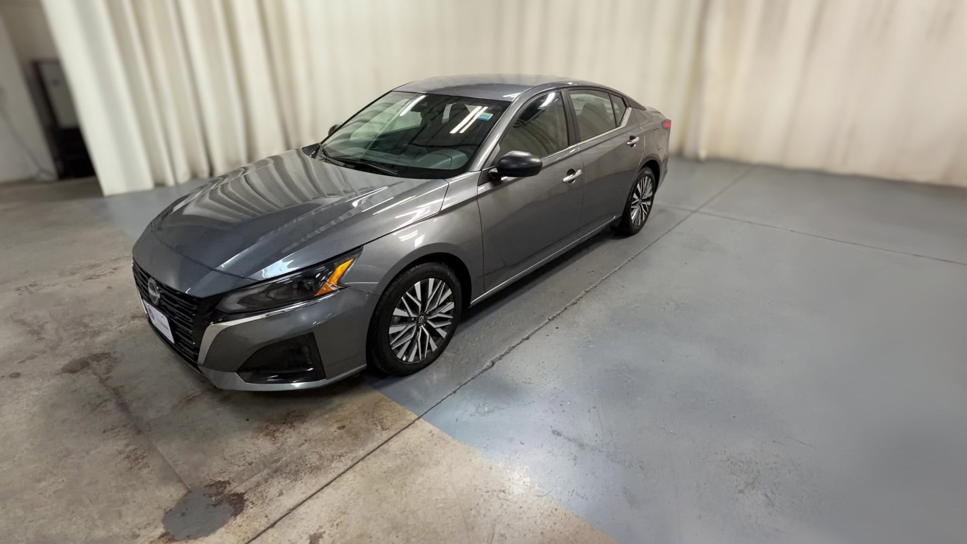 2025 Nissan Altima vehicle photo