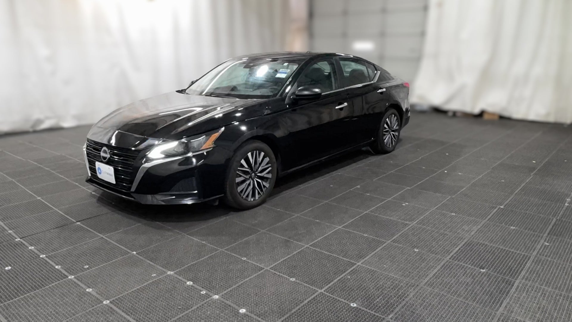 2025 Nissan Altima vehicle photo