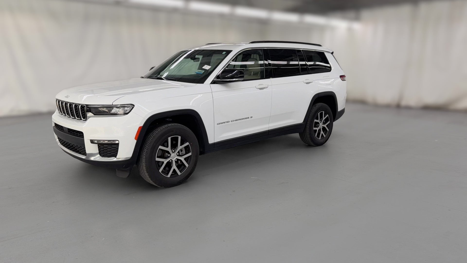 2025 Jeep Grand Cherokee L vehicle photo