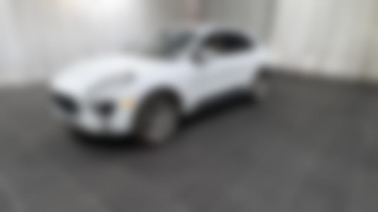 2015 Porsche Macan vehicle photo