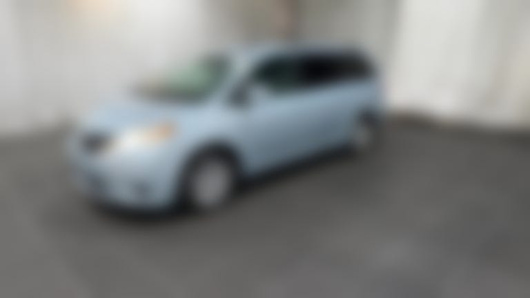 2016 Toyota Sienna vehicle photo
