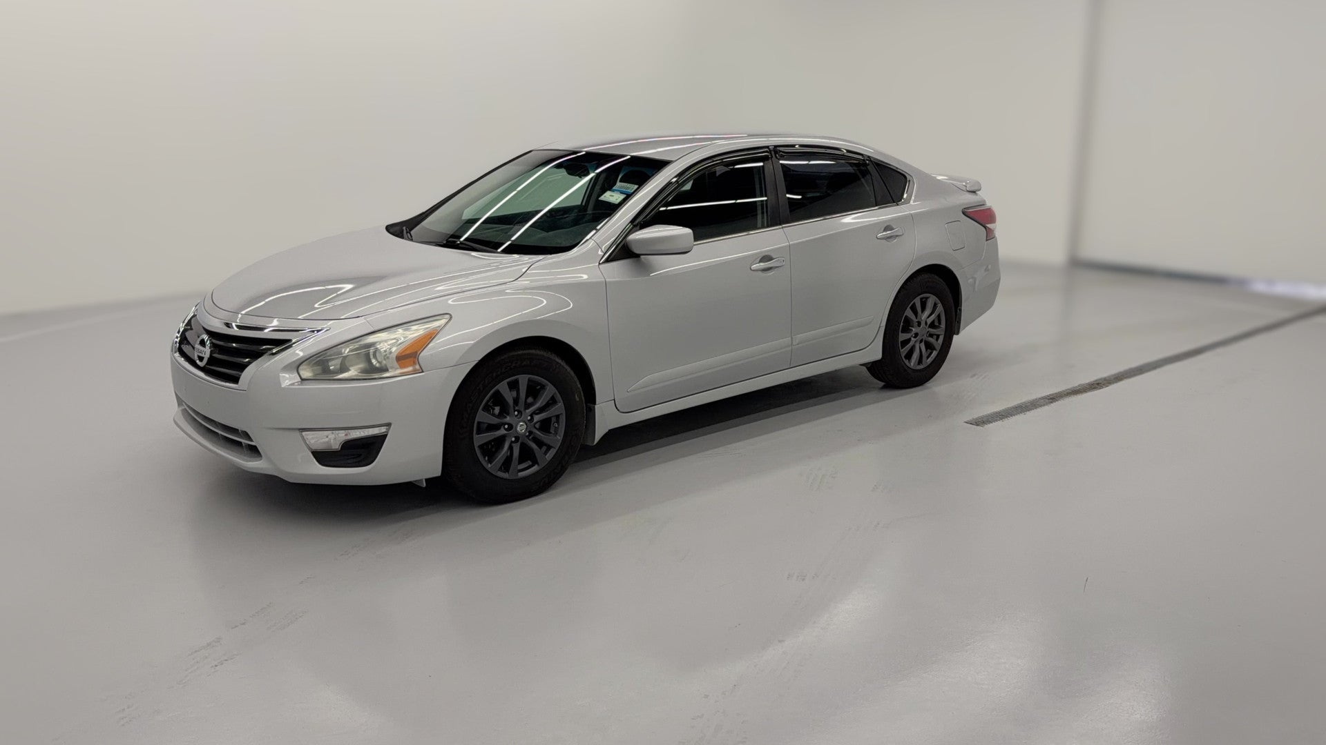 2015 Nissan Altima vehicle photo