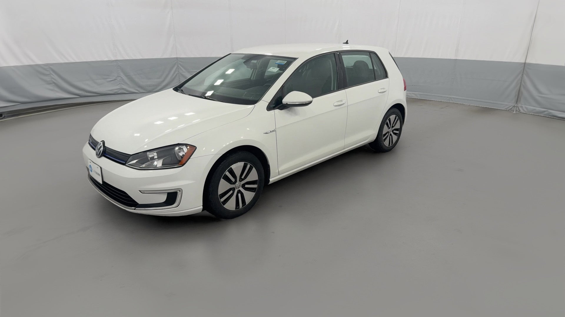 2016 Volkswagen e-Golf vehicle photo