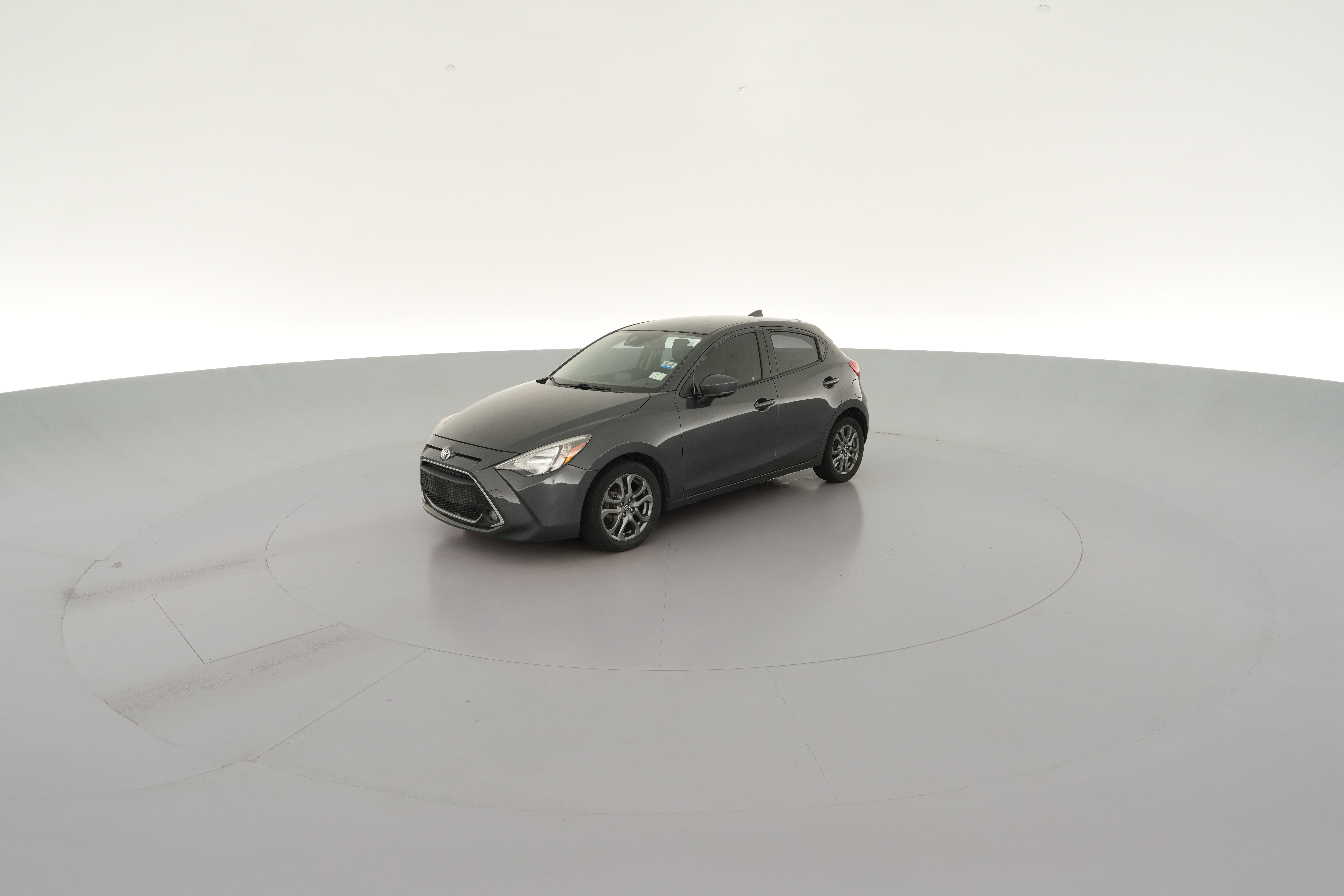 2020 Toyota Yaris LE - Photo 28