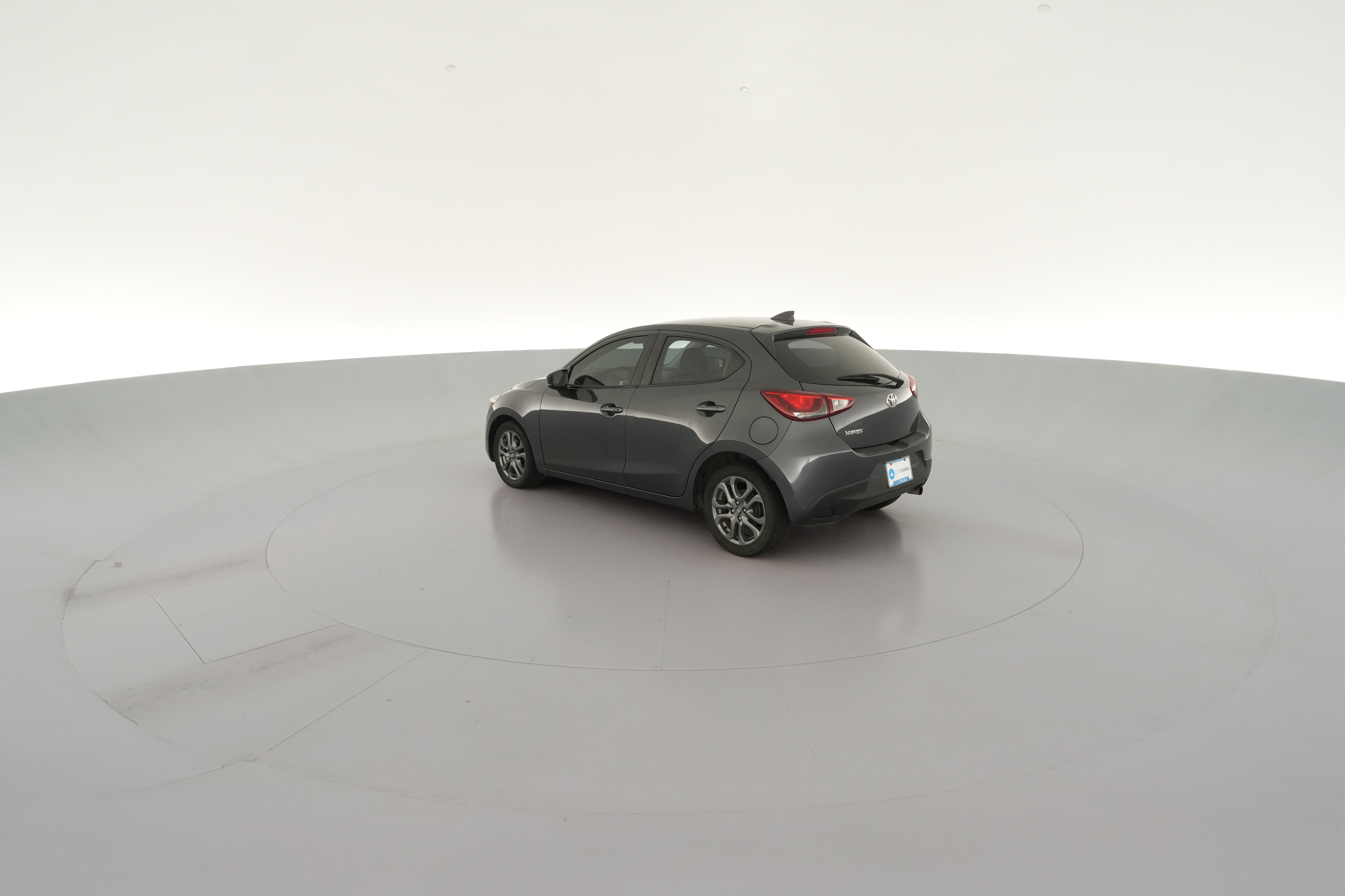2020 Toyota Yaris LE - Photo 32