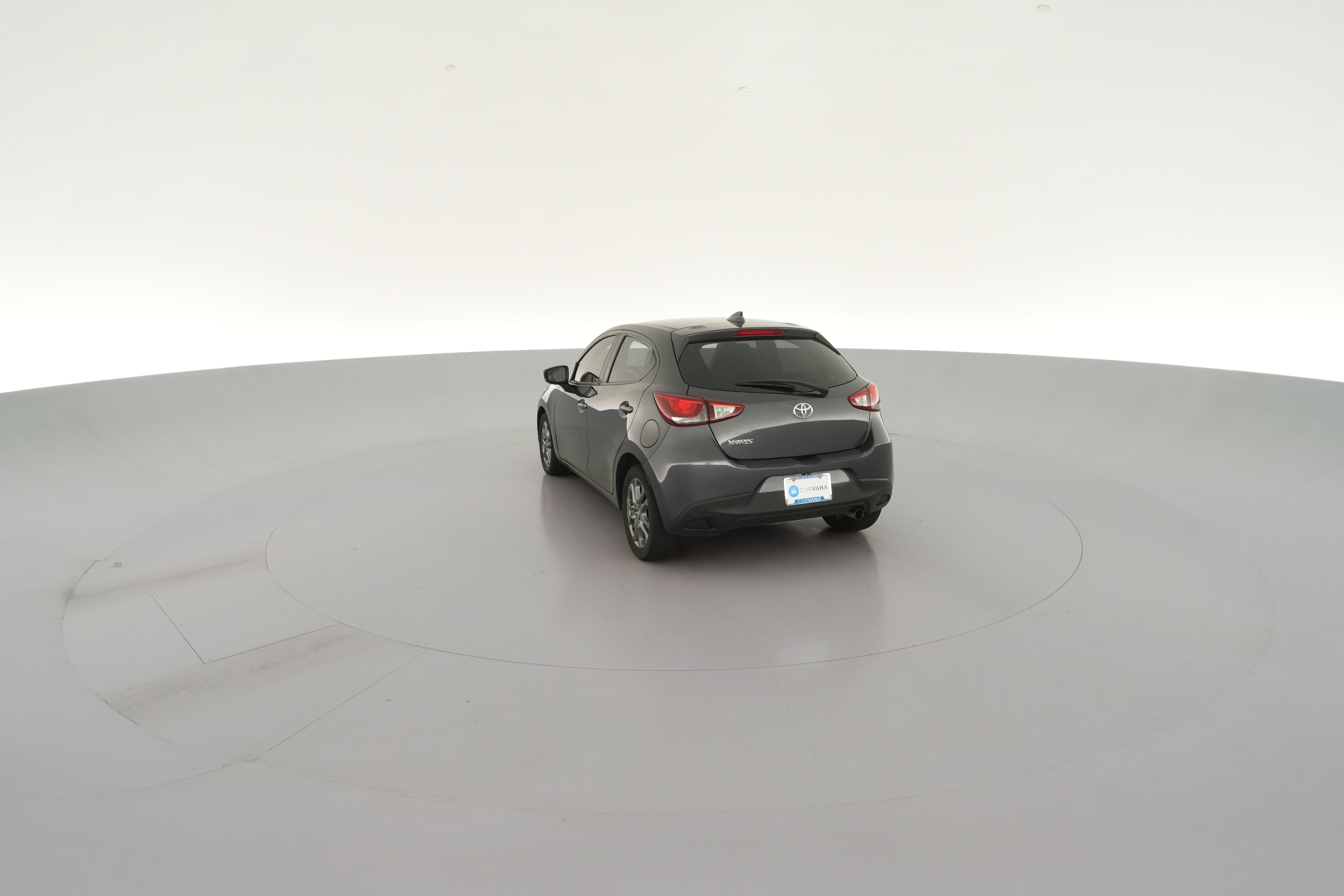 2020 Toyota Yaris LE - Photo 33