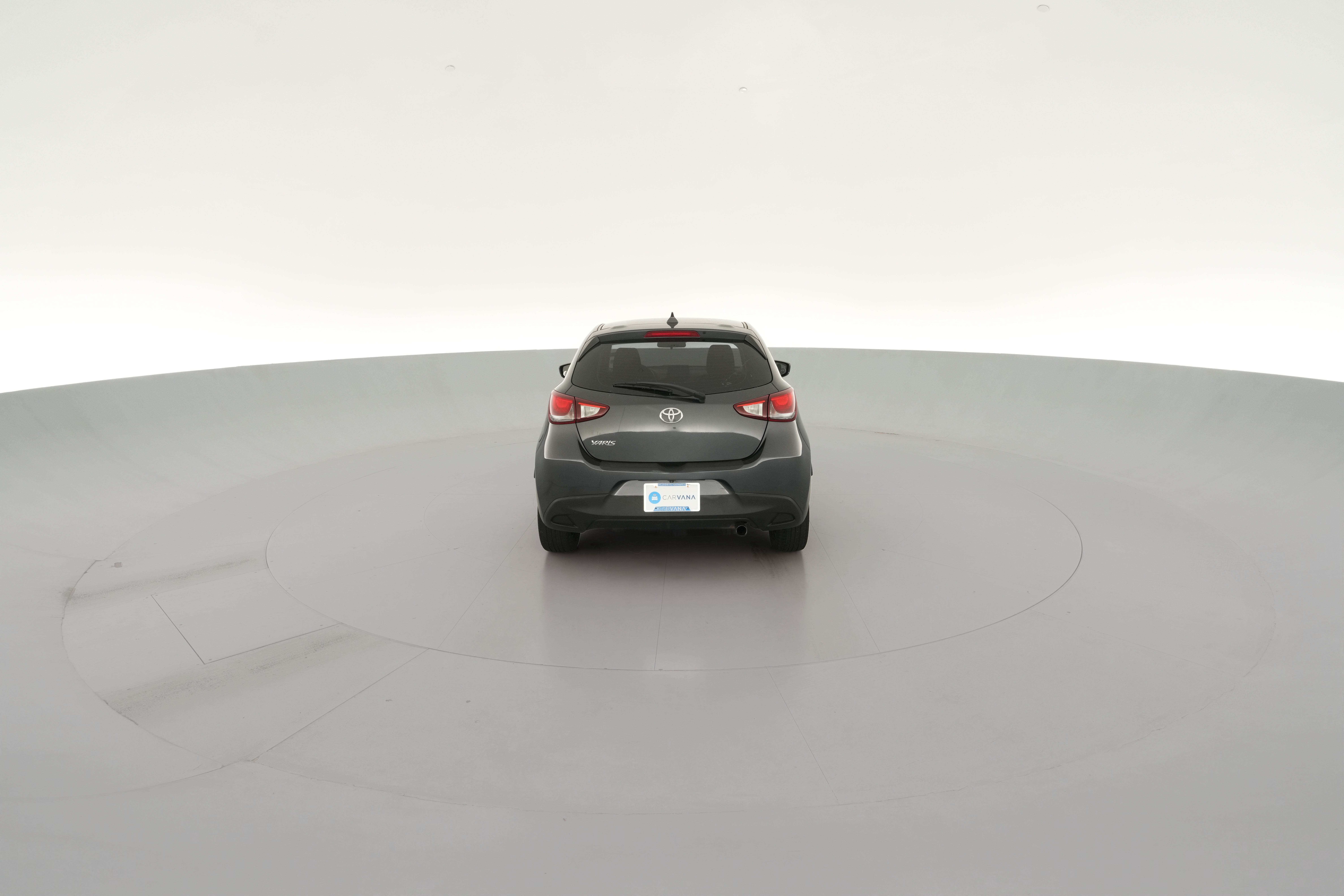 2020 Toyota Yaris LE - Photo 34