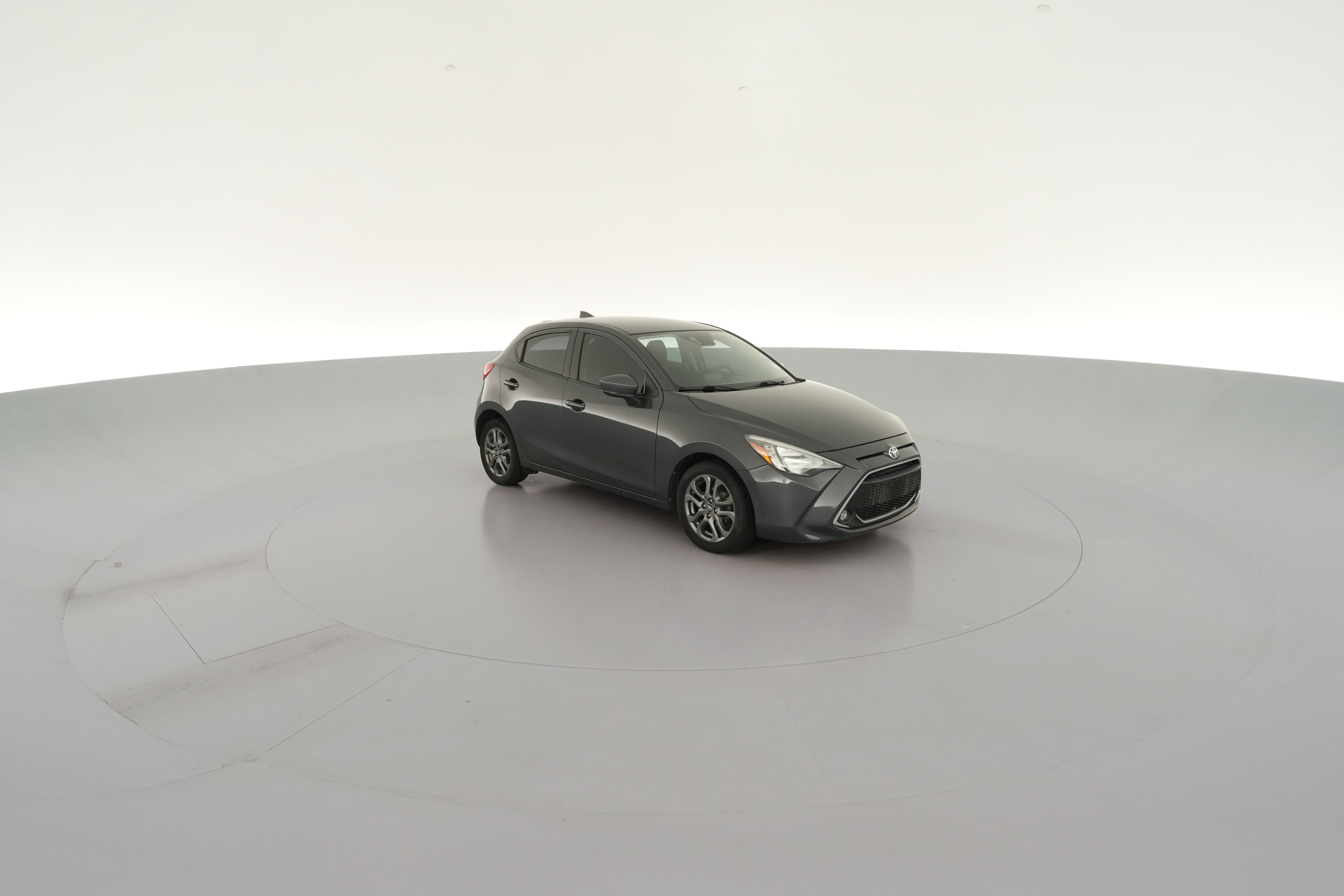 2020 Toyota Yaris LE - Photo 40