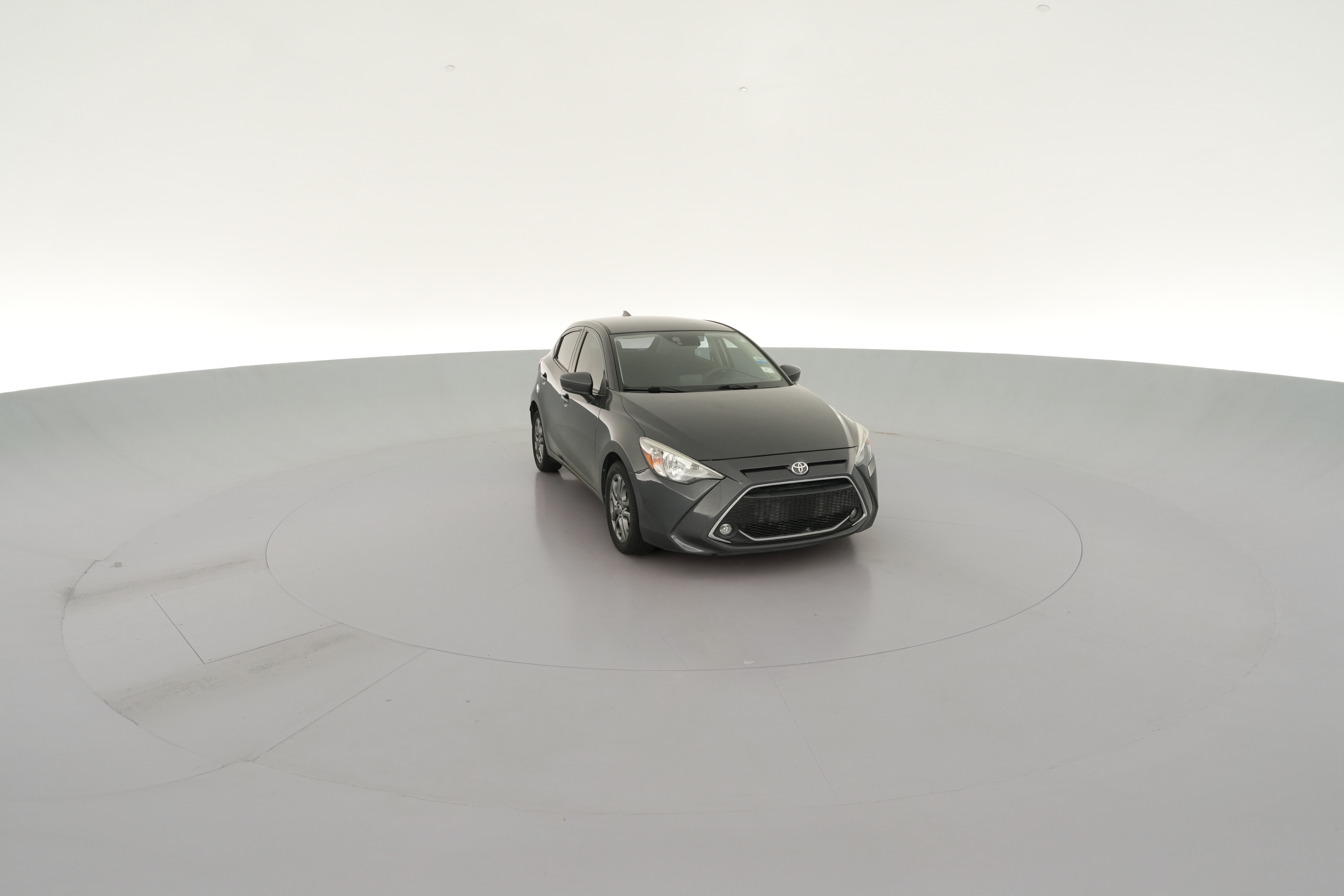 2020 Toyota Yaris LE - Photo 41