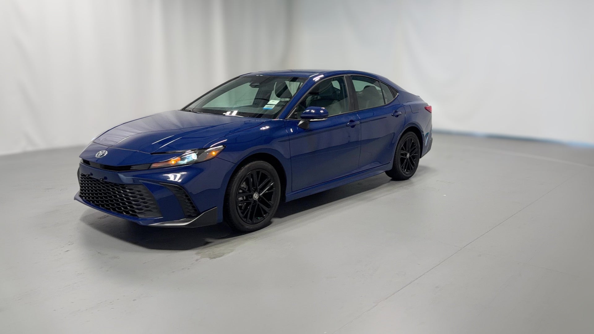 2025 Toyota Camry vehicle photo