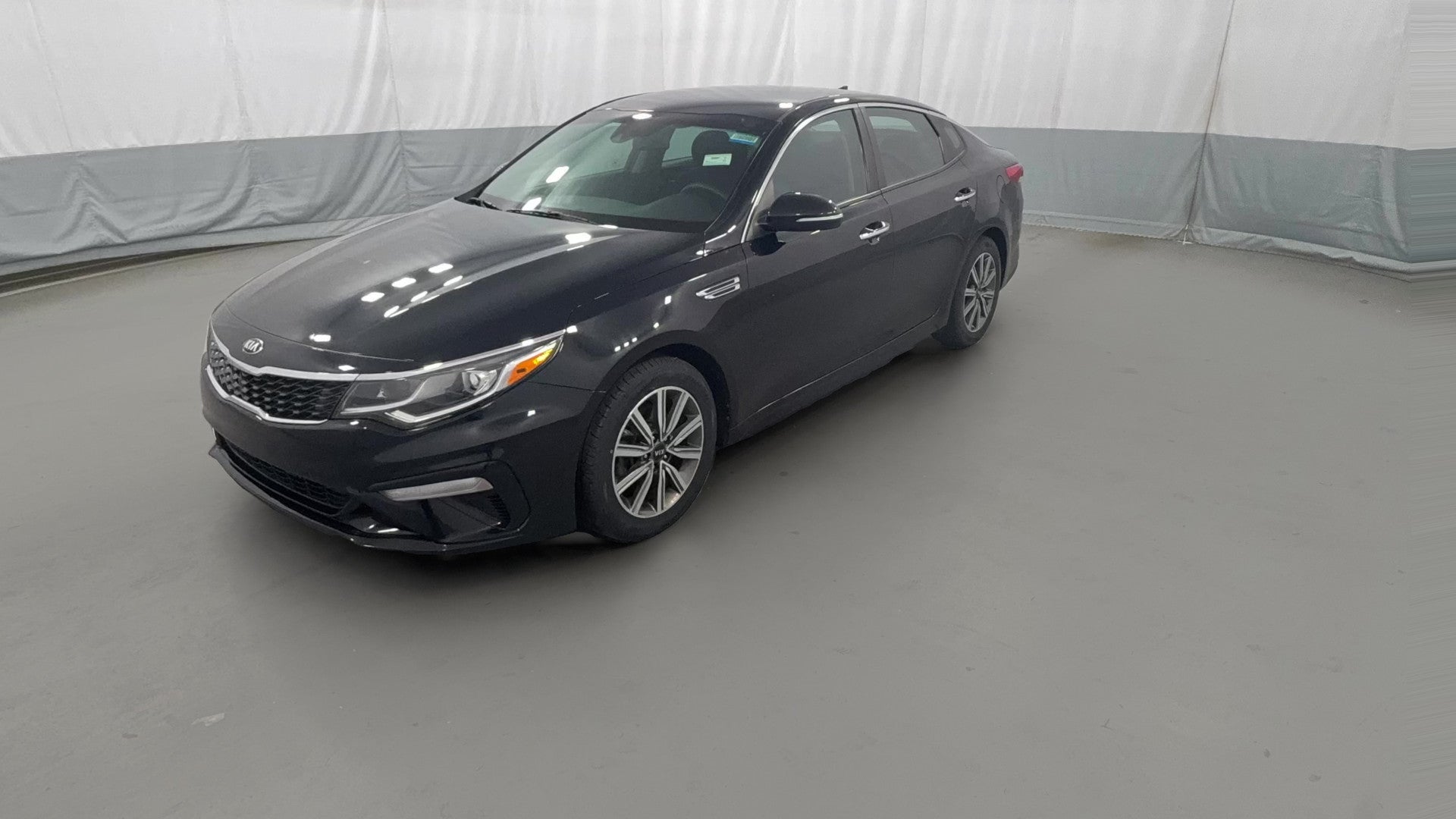 2019 Kia Optima vehicle photo