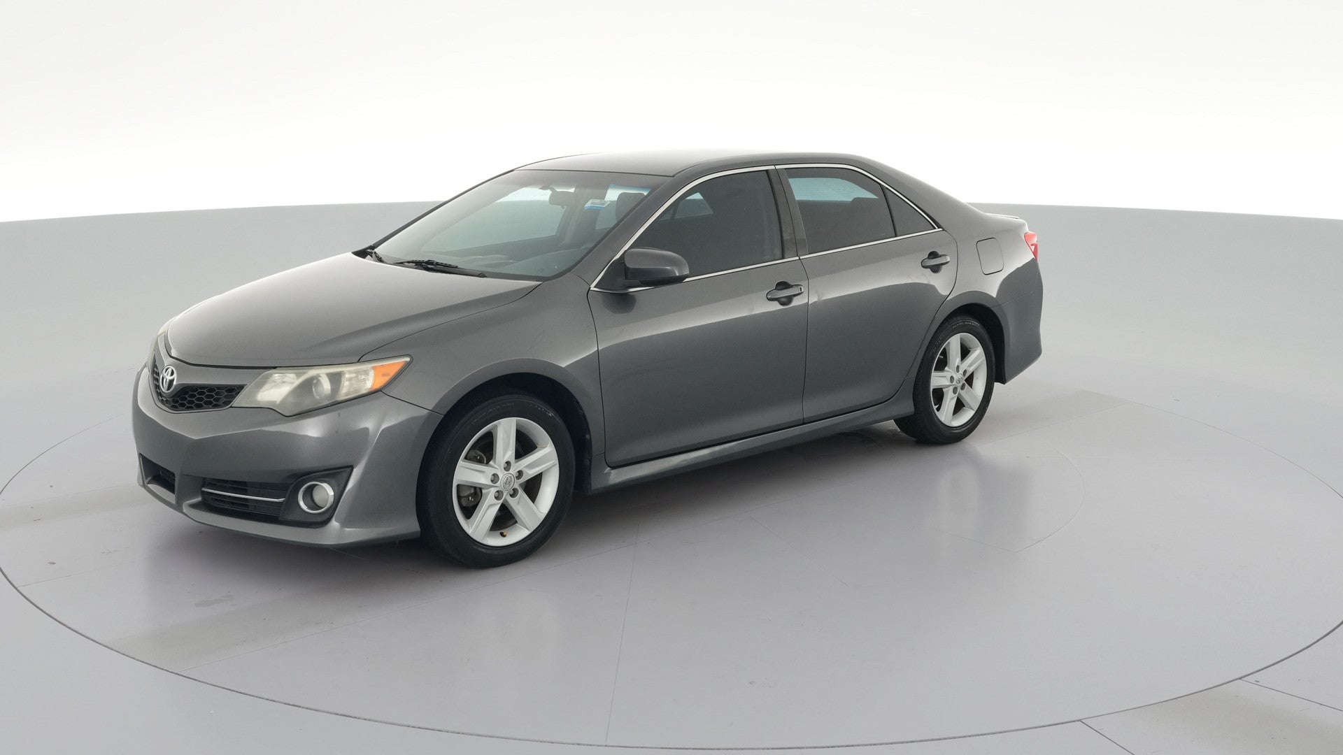 2013 Toyota Camry vehicle photo