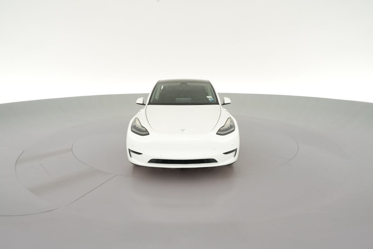 2021 Tesla Model Y Long Range All-Wheel Drive in Pearl White — 360° view 1