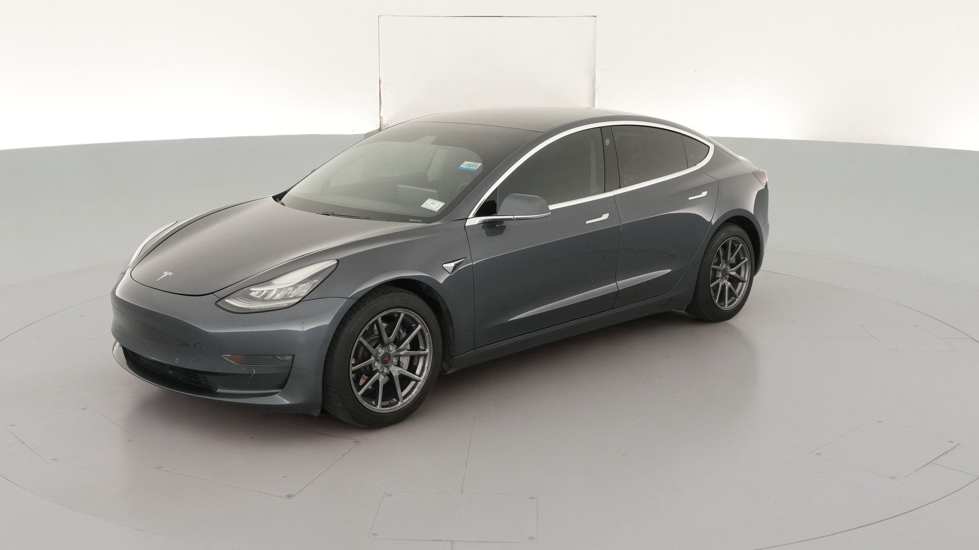 2019 Tesla Model 3 vehicle photo